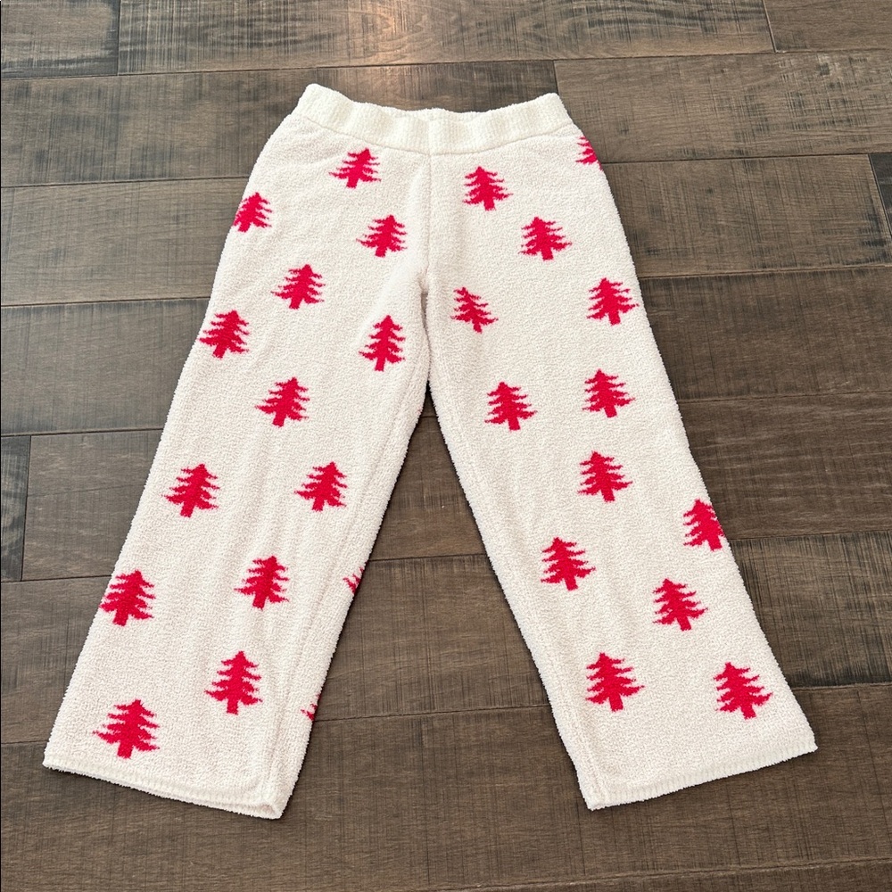 cupcakes & cashmere Pajama Bottoms with Red Tree Design size M